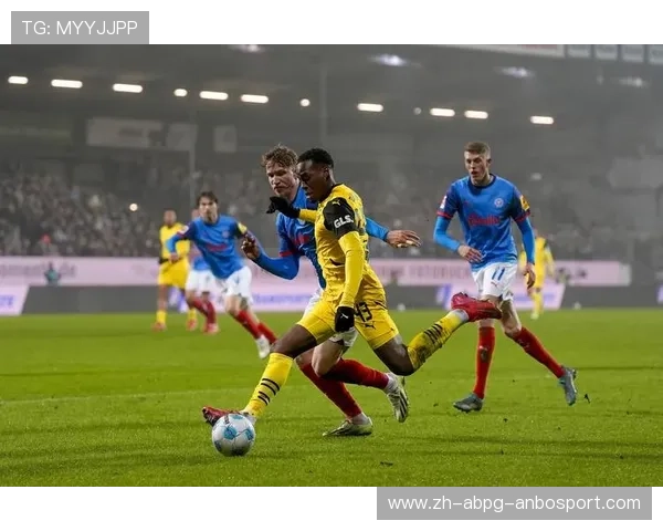 德甲各球队队服颜色解析及历史变迁盘点